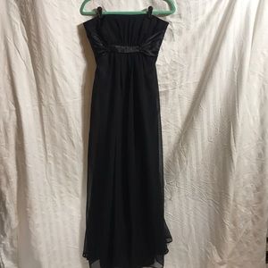 Strapless formal dress